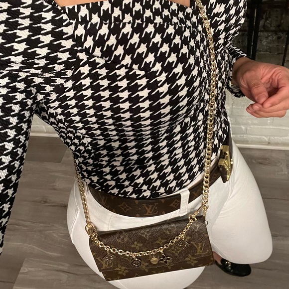 ‼️SOLD OUT‼️💯Auth LOUIS VUITTON Portefeuille Sarah Monogram Crossbody/WOC - Picture 4 of 13